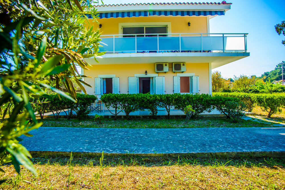 Aloni Studios & Apartments Lassi  Exterior foto